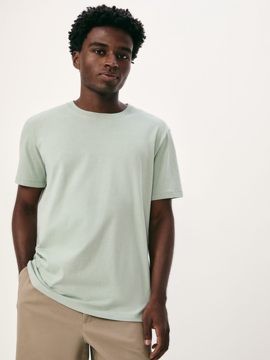 CAMISETA BÁSICA UNISSEX REGULAR WORLD - VERDE 