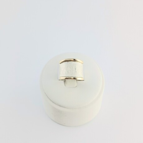 Anillo de plata 925 y double en oro 18 ktes. Anillo de plata 925 y double en oro 18 ktes.