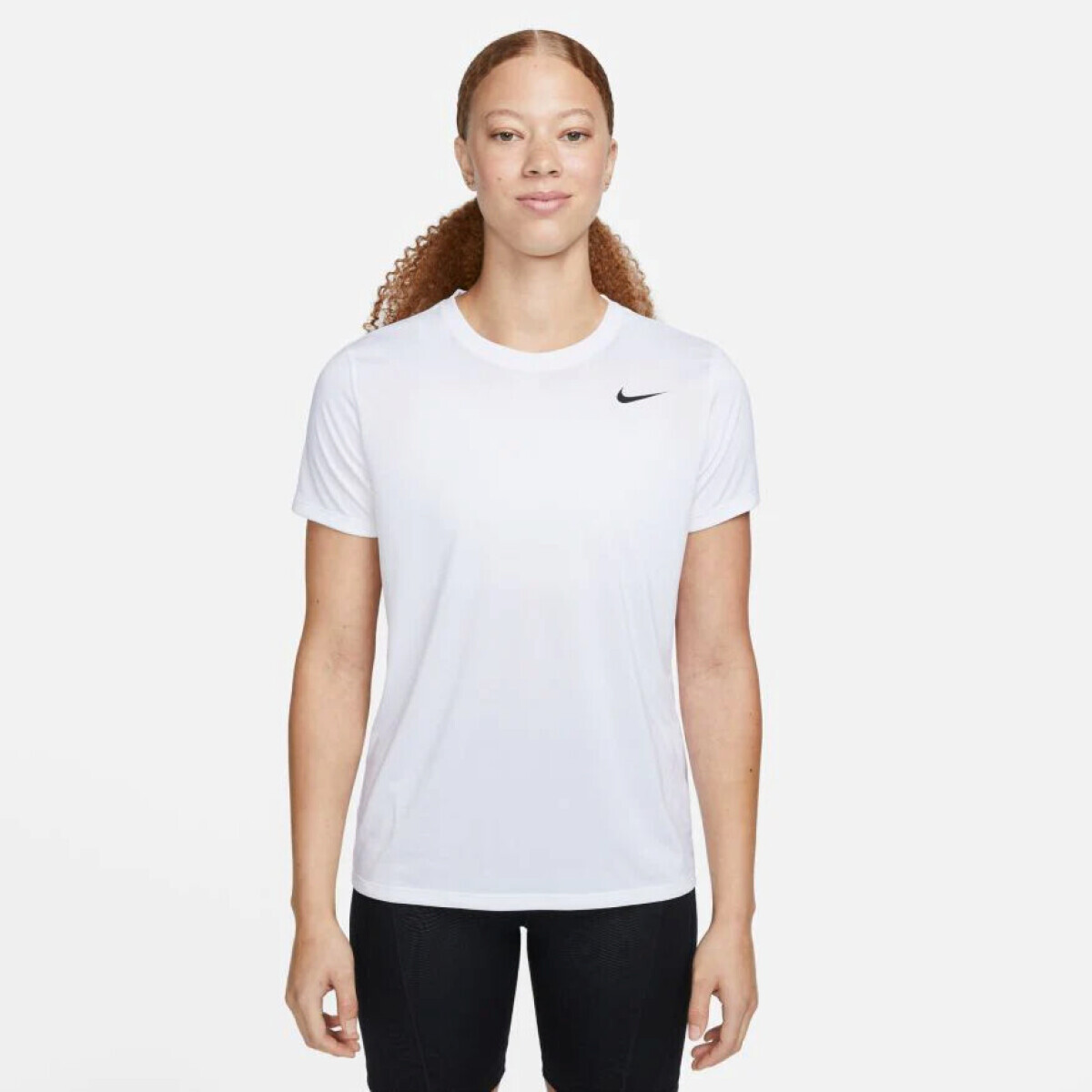 Remera NIKE W NK DF TEE de Mujer - DX0687-100 - Blanco 