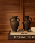 Set Tefare de 2 jarrones de terracota con acabado negro 18 cm / 18 cm Set Tefare de 2 jarrones de terracota con acabado negro 18 cm / 18 cm
