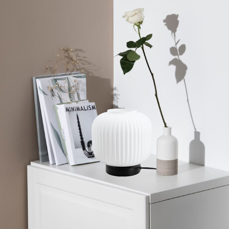 LUMINARIA DE MESA PIRCE SMALL Luminaria de Mesa Pirce Small Negra