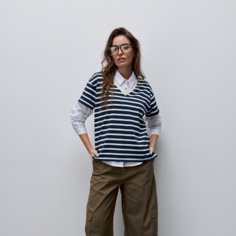REMERA MAIKA Azul Marino