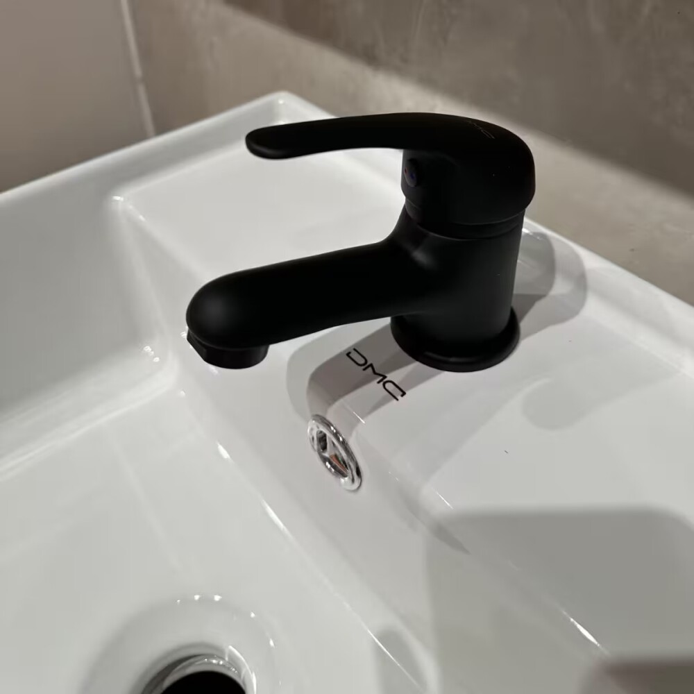 Grifería de lavatorio Monocomando de mesada Capri negro mate Grifería De Lavatorio Monocomando De Mesada Capri Negro Mate