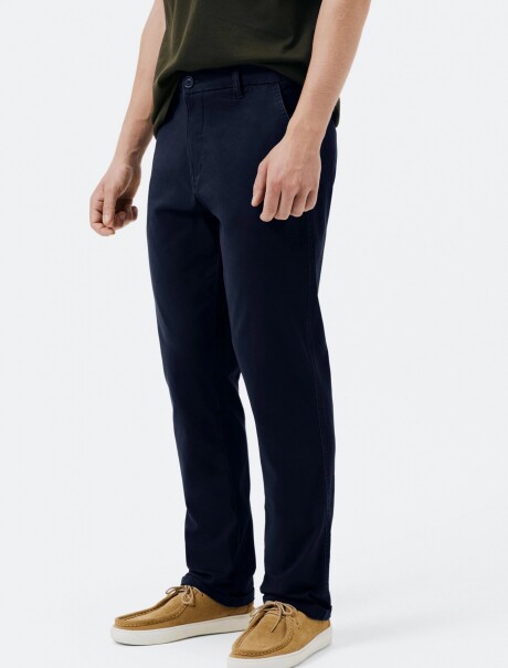 PANTALÓN MODELO CHINO SLIM AZUL