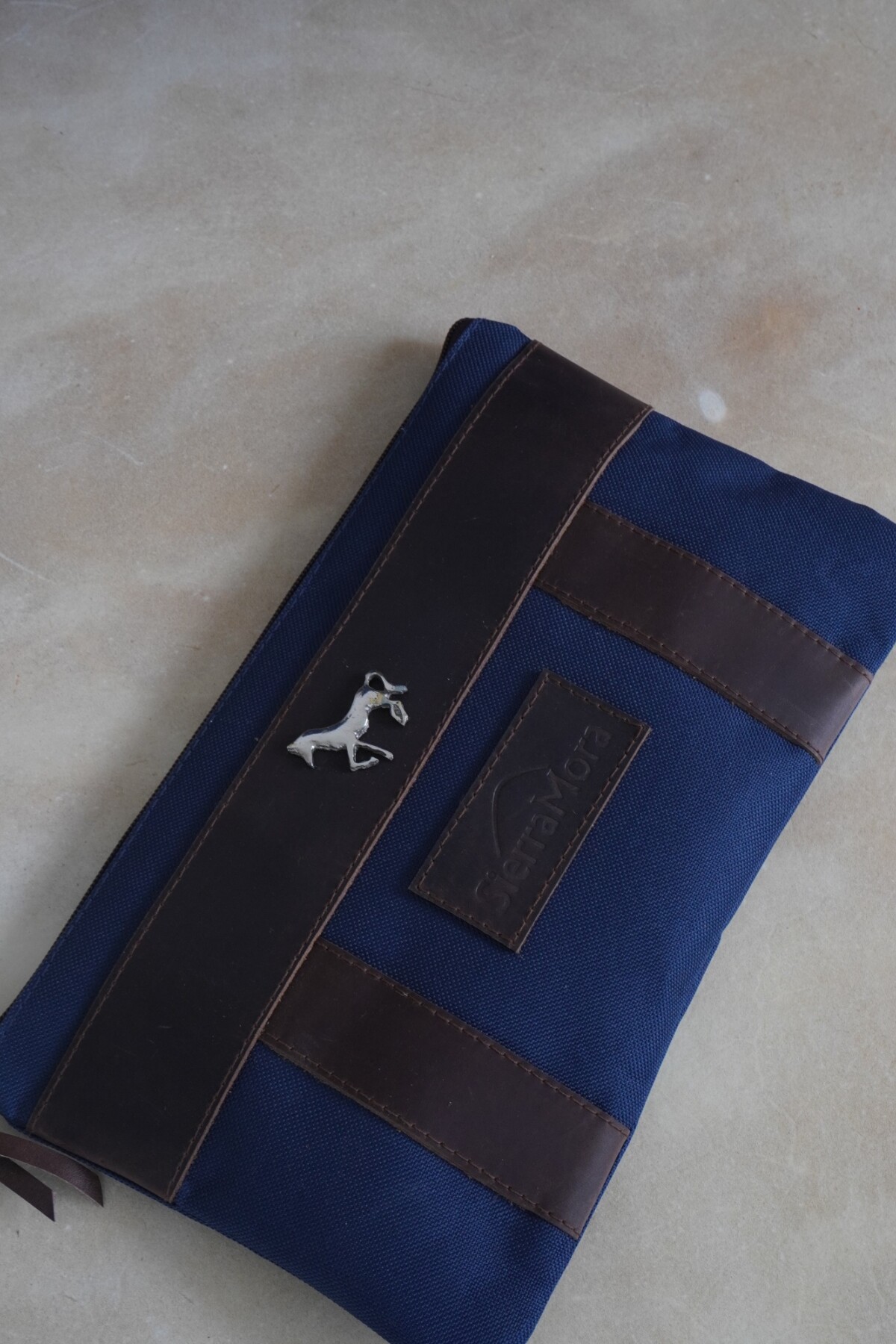 Sobre Cartuchera Mustang Chocolate / Azul