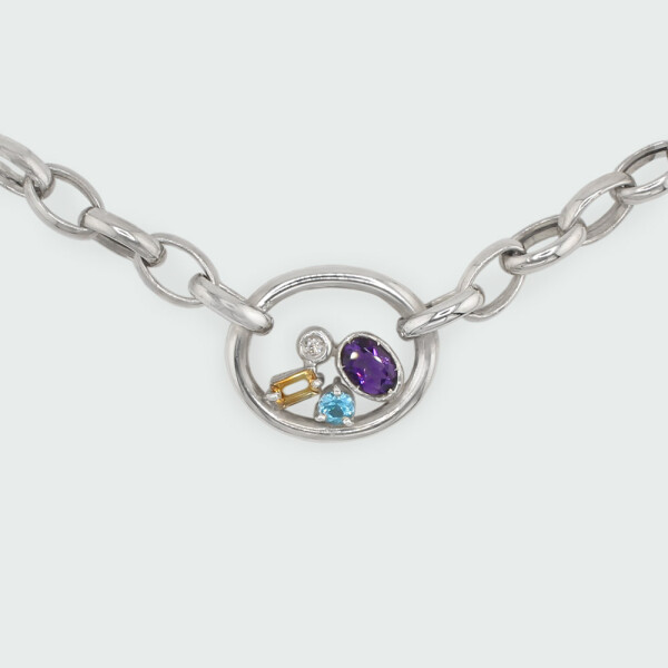 Colgante y cadena Petra de plata con piedras semipreciosas y brillante. Colgante y cadena Petra de plata con piedras semipreciosas y brillante.