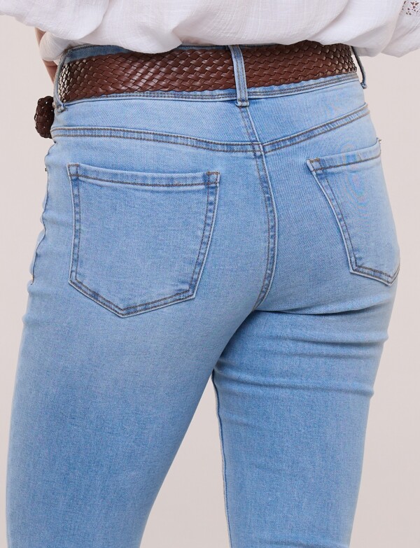 Jean Bootcut Con Cinto JEAN CLARO
