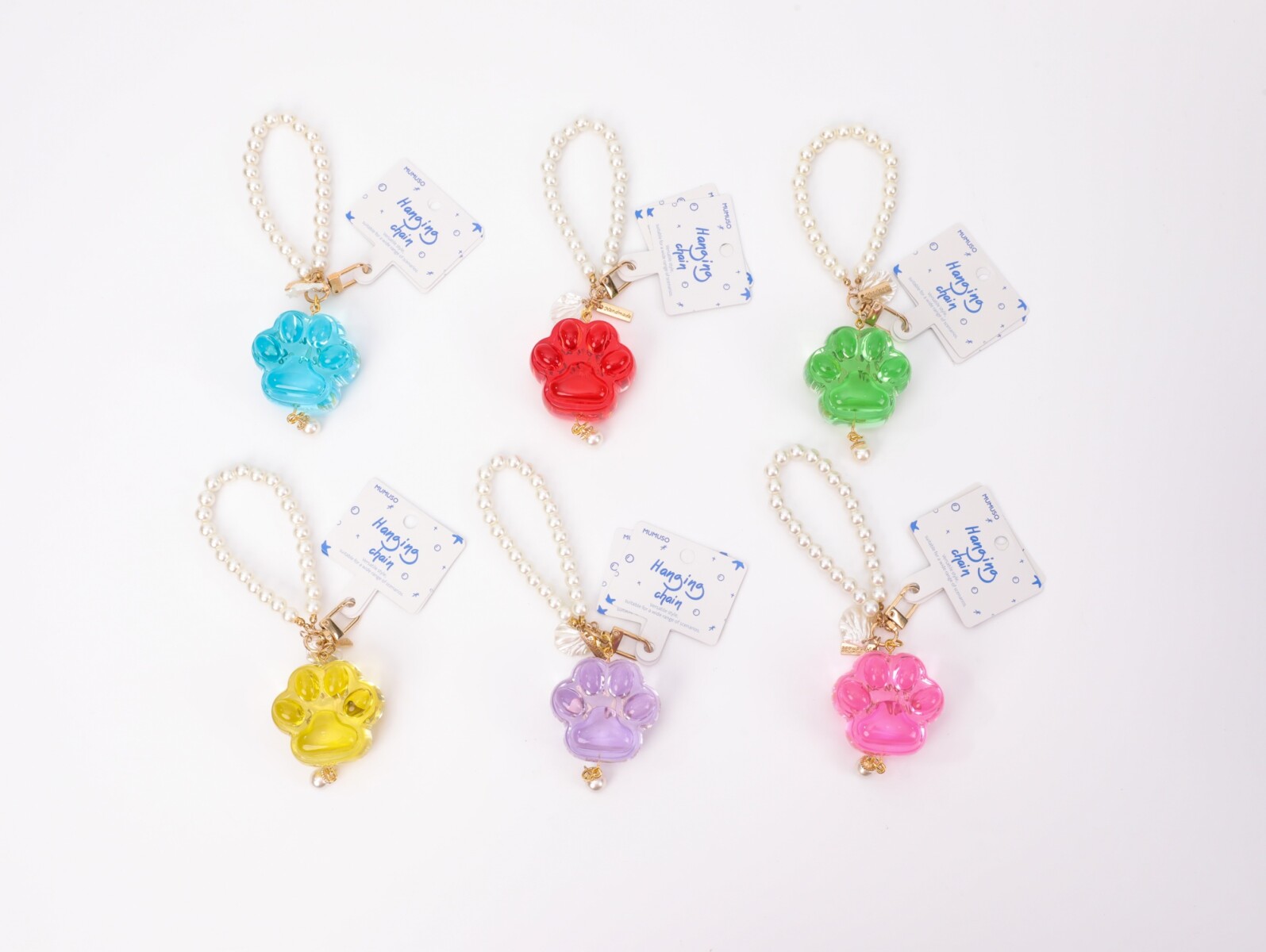 COLGANTE PARA BOLSO CON PERLAS DISEÑO HUELLA DE GATO 