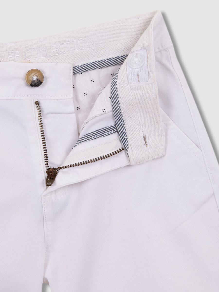 Chino Corto De Sarga Blanco