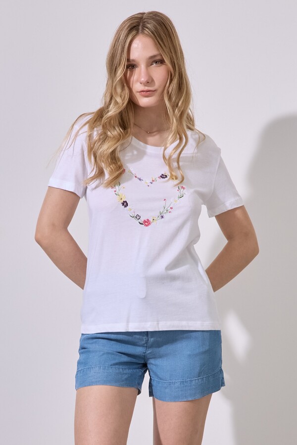 Remera Bordada BLANCO