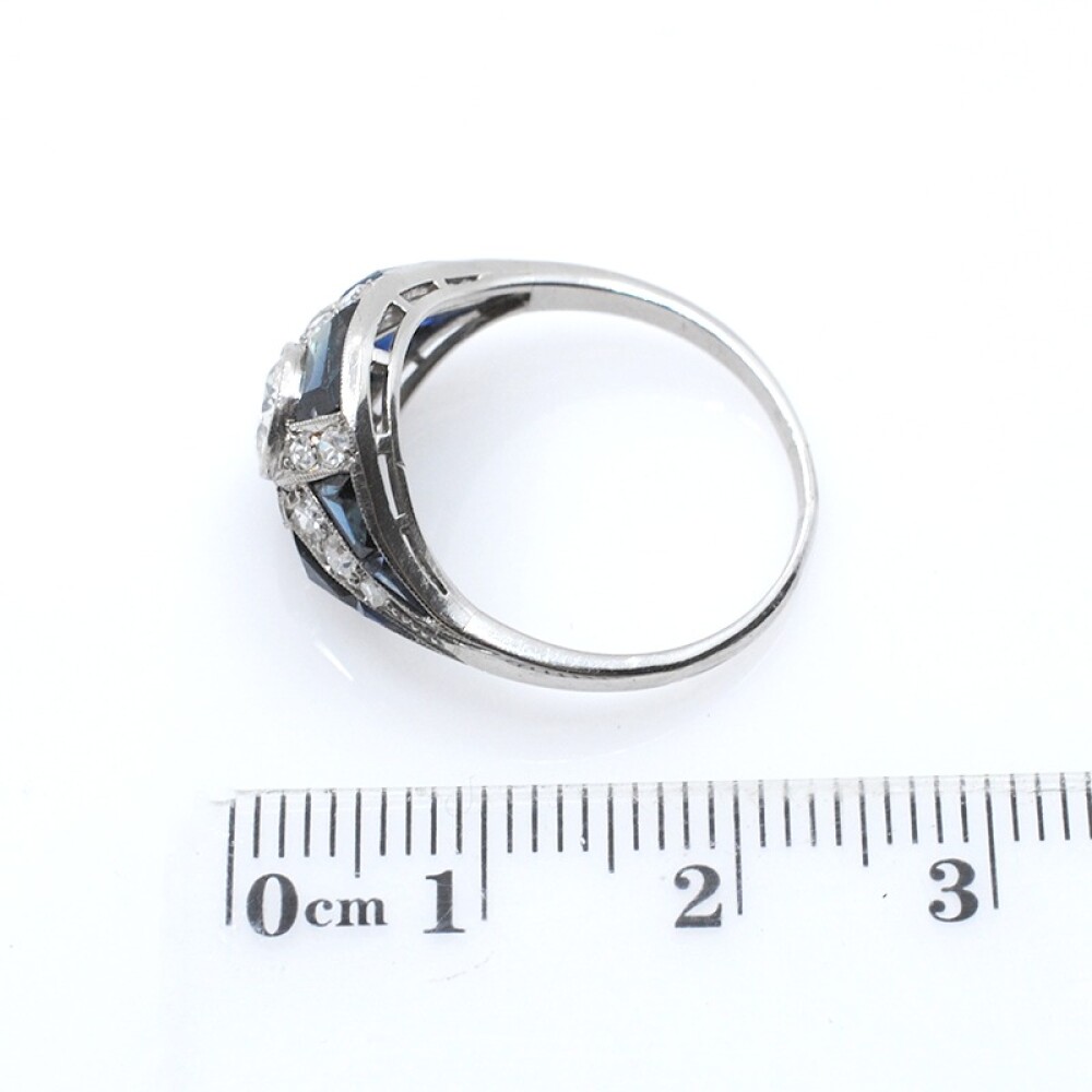 Anillo de platino brillantes, diamantes y zafiros sinteticos. Anillo de platino brillantes, diamantes y zafiros sinteticos.