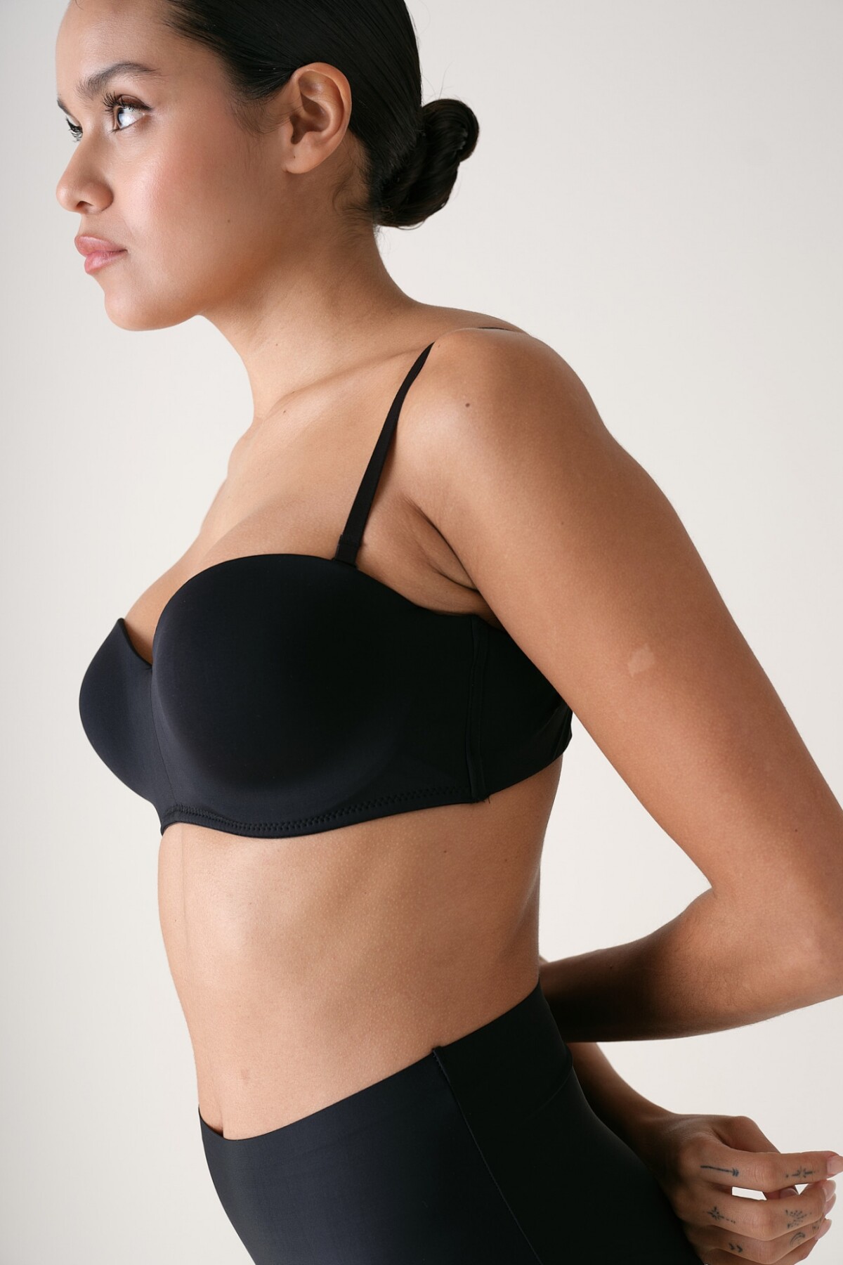Strapless Invisible Negro