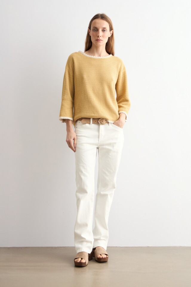 Sweater escote bote maiz