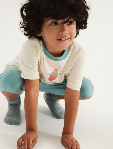 PIJAMA INFANTIL CON ESTAMPA Y VERMUDA VERDE