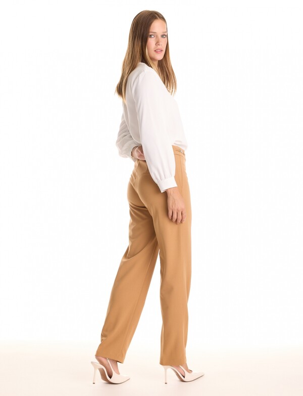 Pantalon Recto & Apliques Dorados TOSTADO