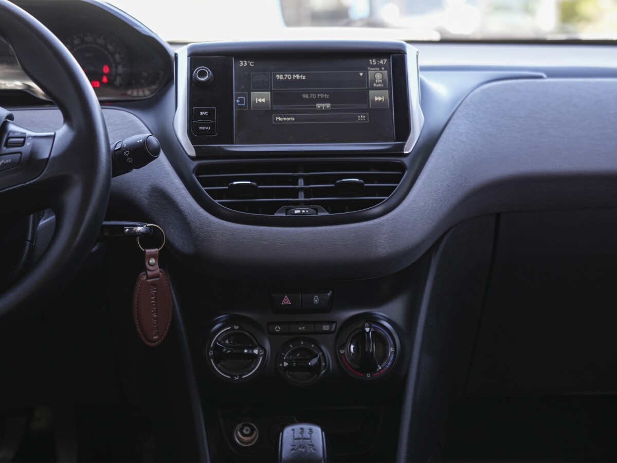 Peugeot 208 Allure 1.5 Extra Full 1.5 | Permuta / Financia Peugeot 208 Allure 1.5 Extra Full 1.5 | Permuta / Financia