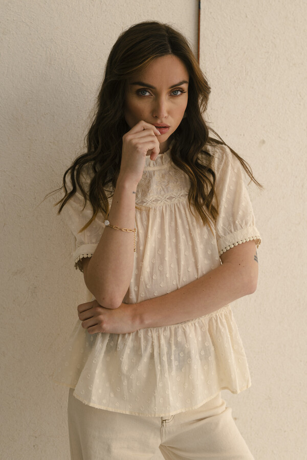 BLUSA PLUMETTIE BEIGE