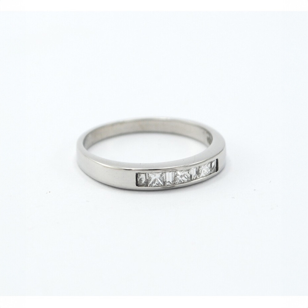 Anillo En Oro Blanco 18 K Y Brillantes Anillo En Oro Blanco 18 K Y Brillantes
