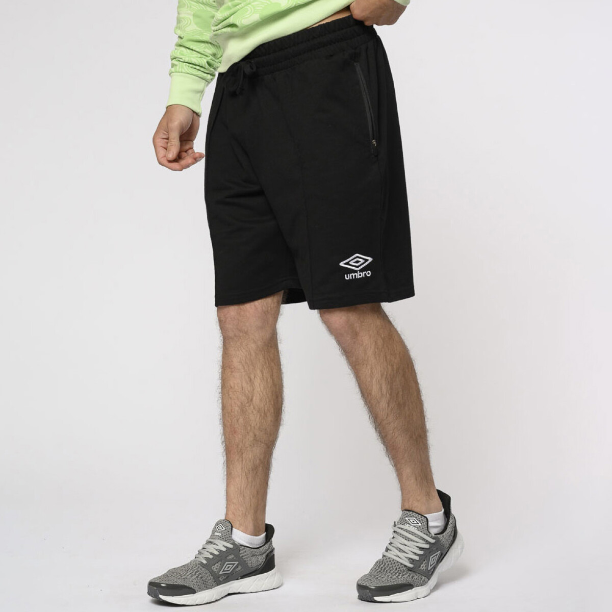 Short de Hombre Umbro Bermuda Pins - Negro - Blanco 