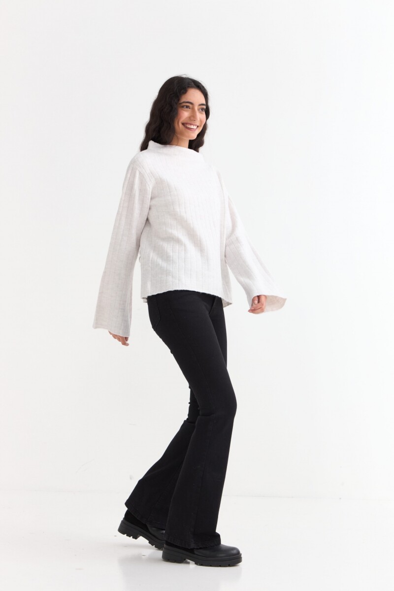 Sweater canalé con mangas oxford BLANCO