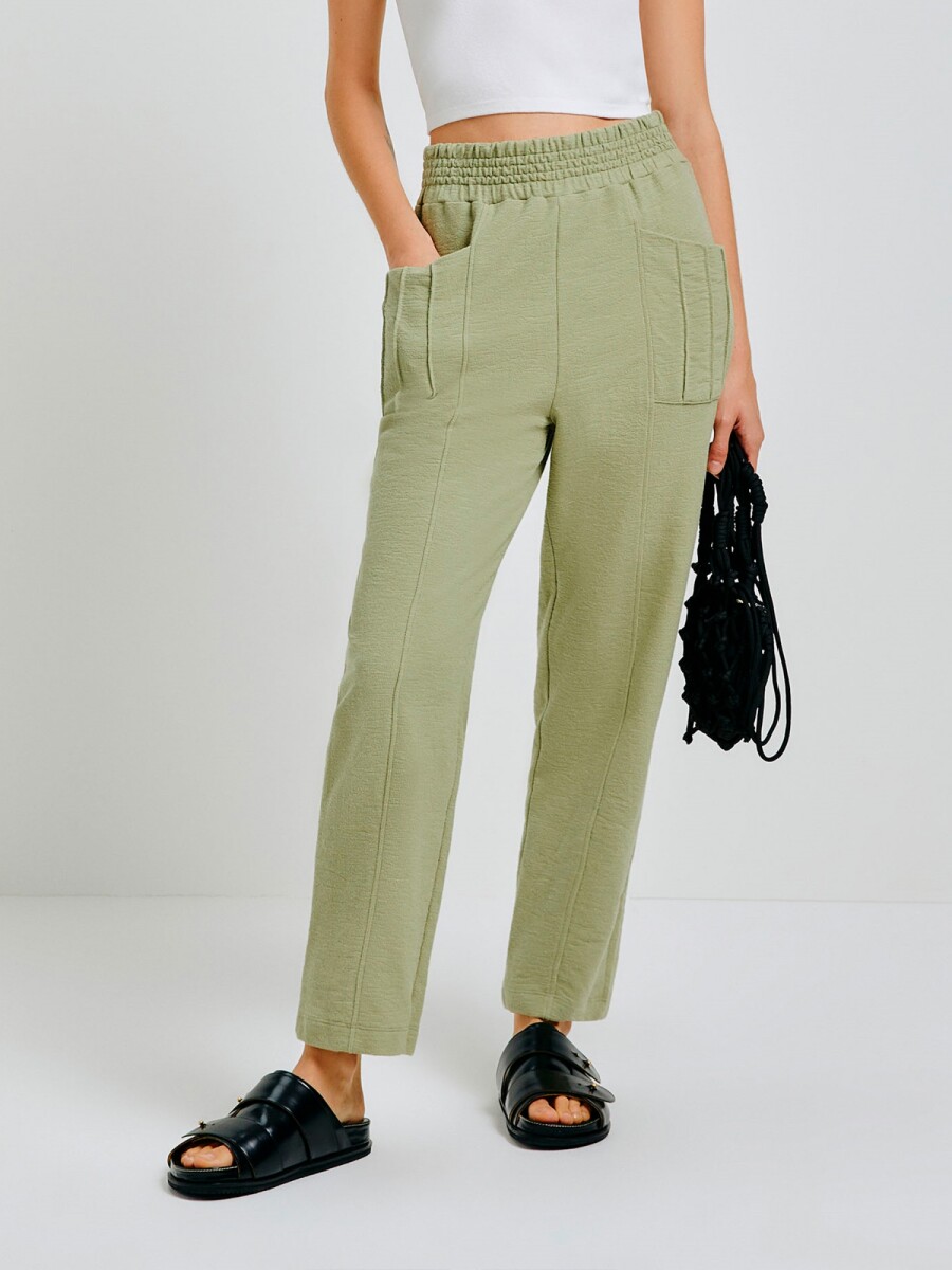 PANTALÓN CON BOLSILLO - VERDE 