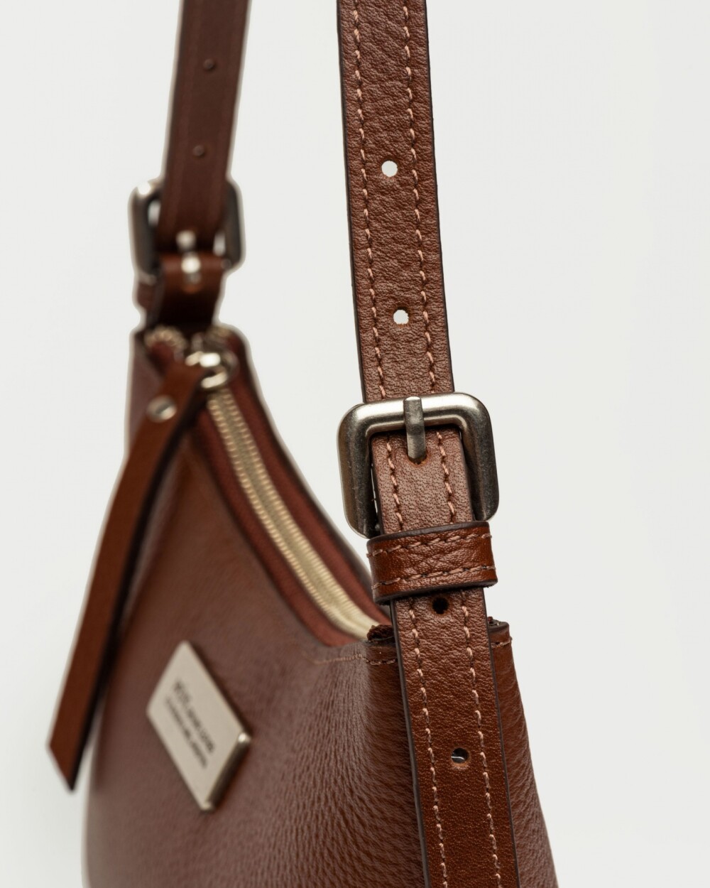 Cartera al hombro Mia en cuero graneado Tabaco