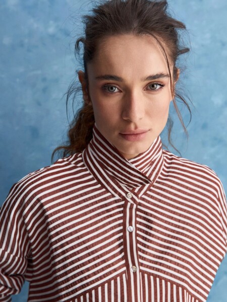 CAMISA ALLIE VELERISTA CHOCOLATE
