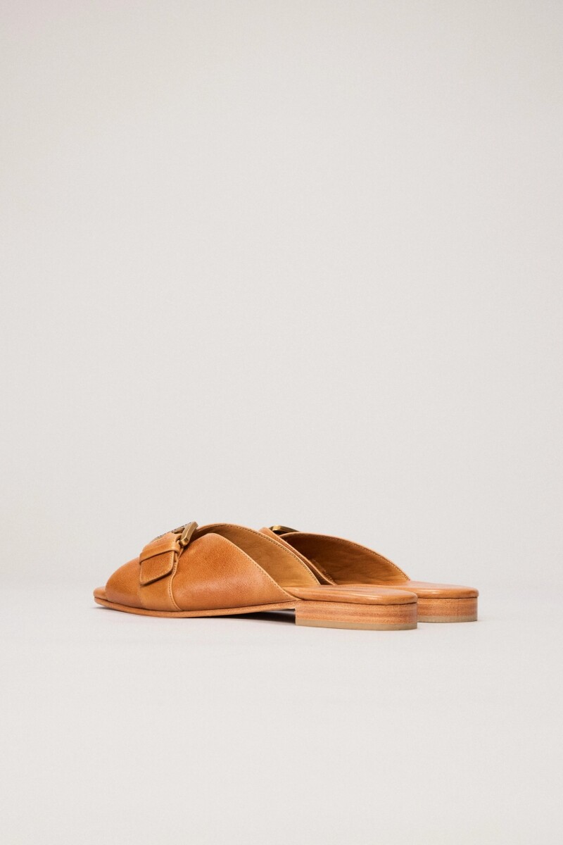 SANDALIA BUCKLES Camel