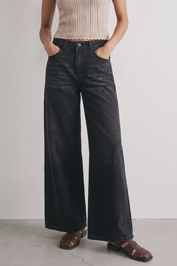 Jean Wide Leg Con Encaje Negro
