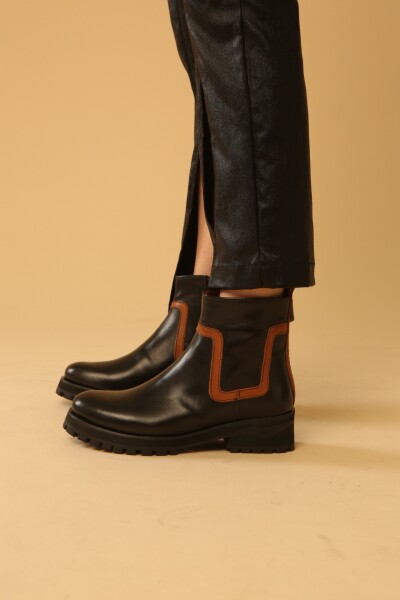 BOTA ROCA FW23 Negro Y Came