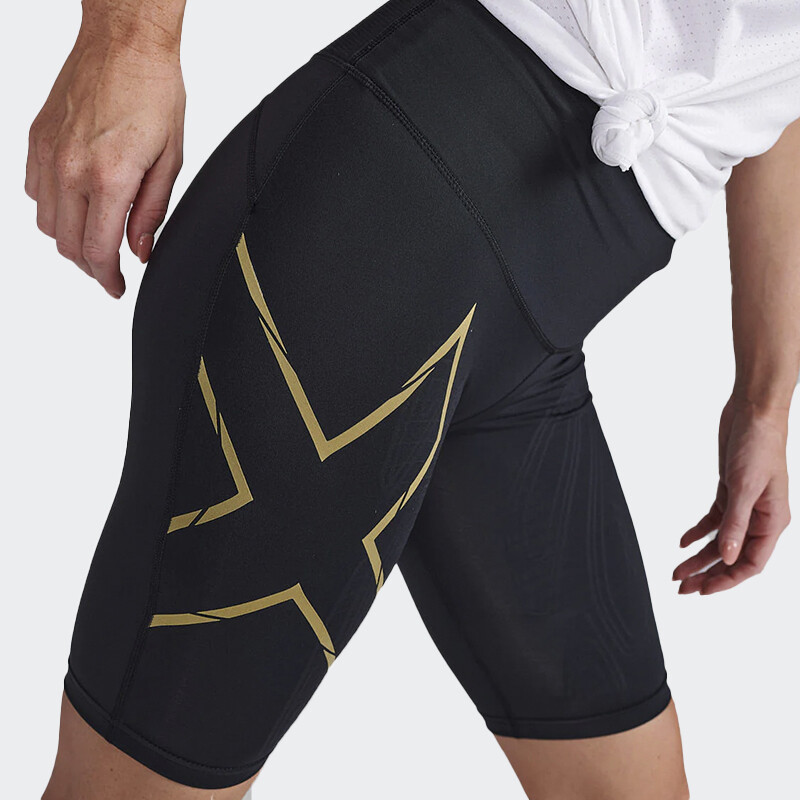Short 2XU Light Speed Mid-Rise Comp Short Negro