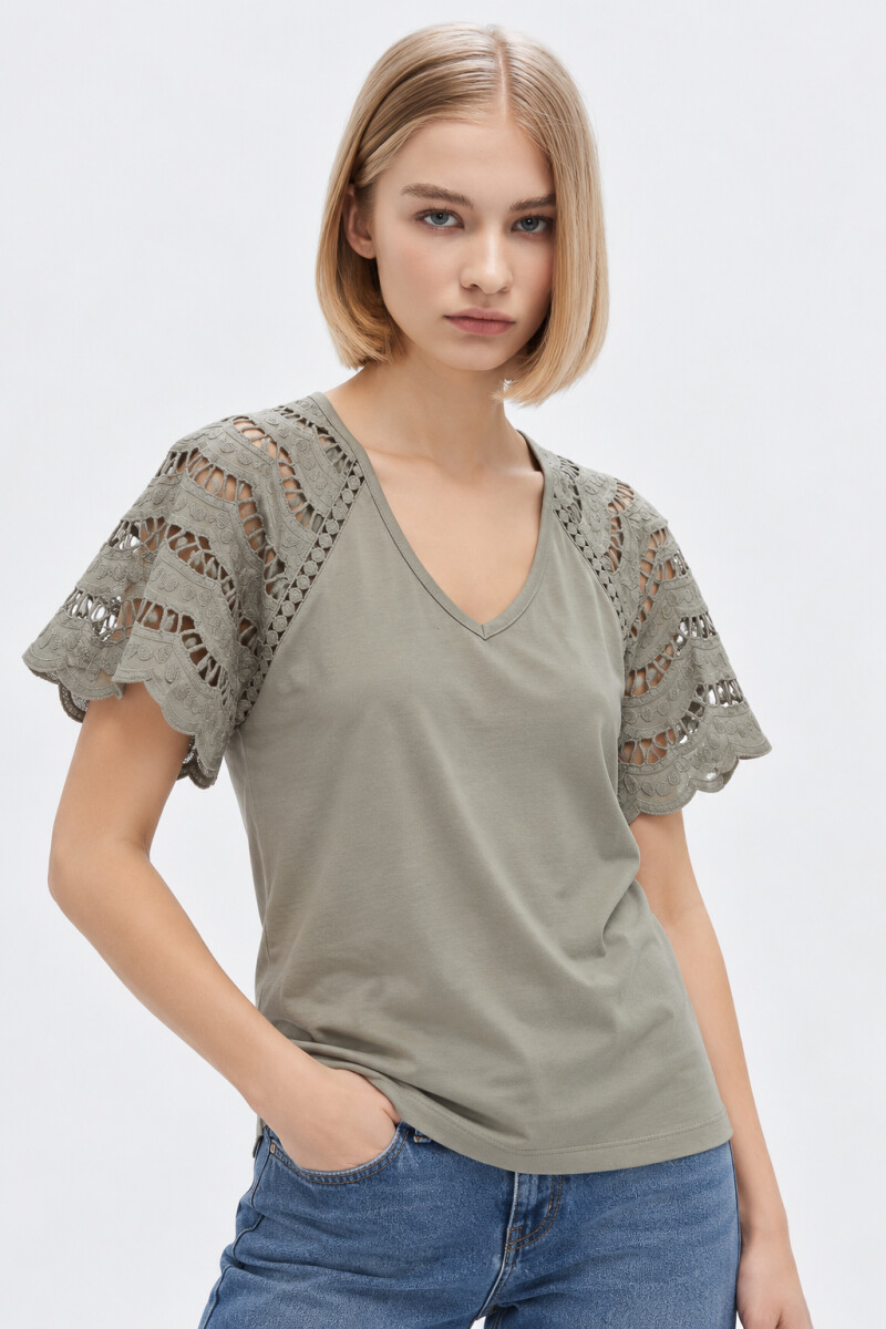 Remera Macare - Verde Grisaceo 