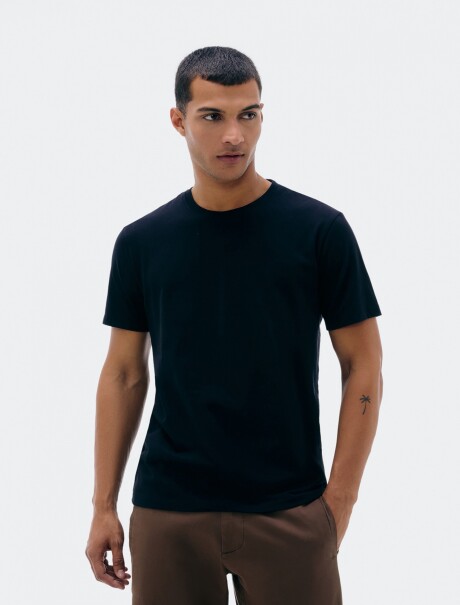 CAMISETA BÁSICA UNISSEX REGULAR WORLD NEGRO