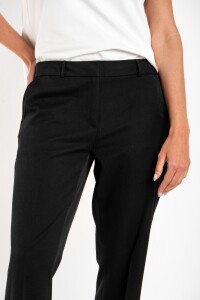 Pantalón Recto Línea Ejecutiva Negro