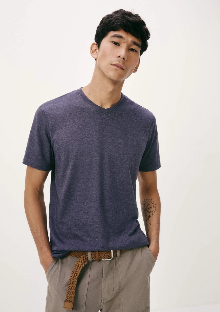 CAMISETA BÁSICA WORLD CUELLO EN V - AZUL 
