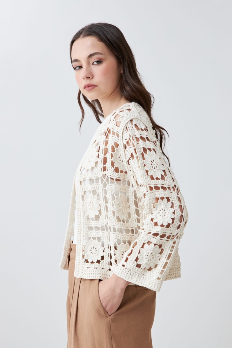 Chaqueta tejida crochet crudo