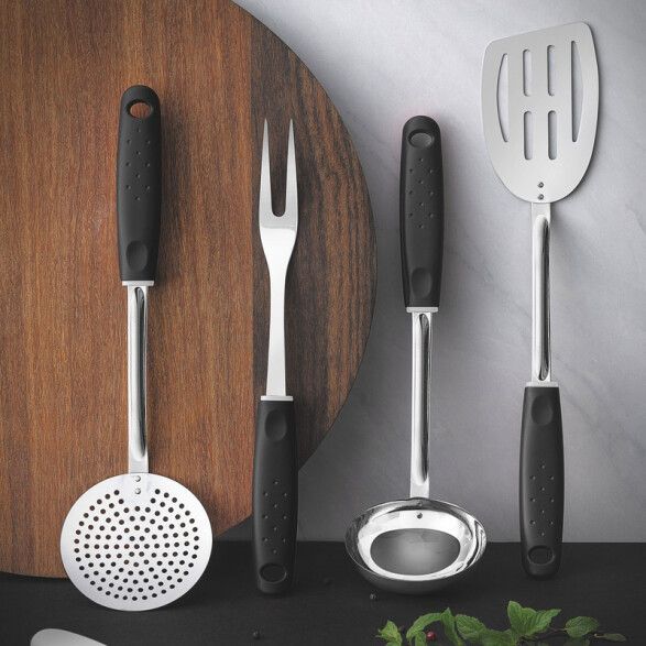 Cucharón color negro, modelo UTILITA -TRAMONTINA TR7670