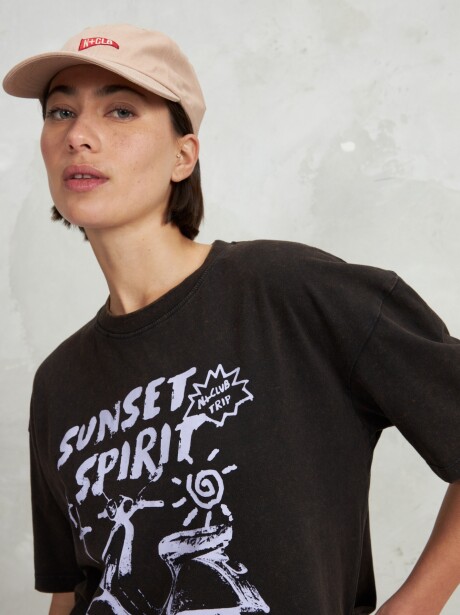 REMERA ENEBRO NEGRO