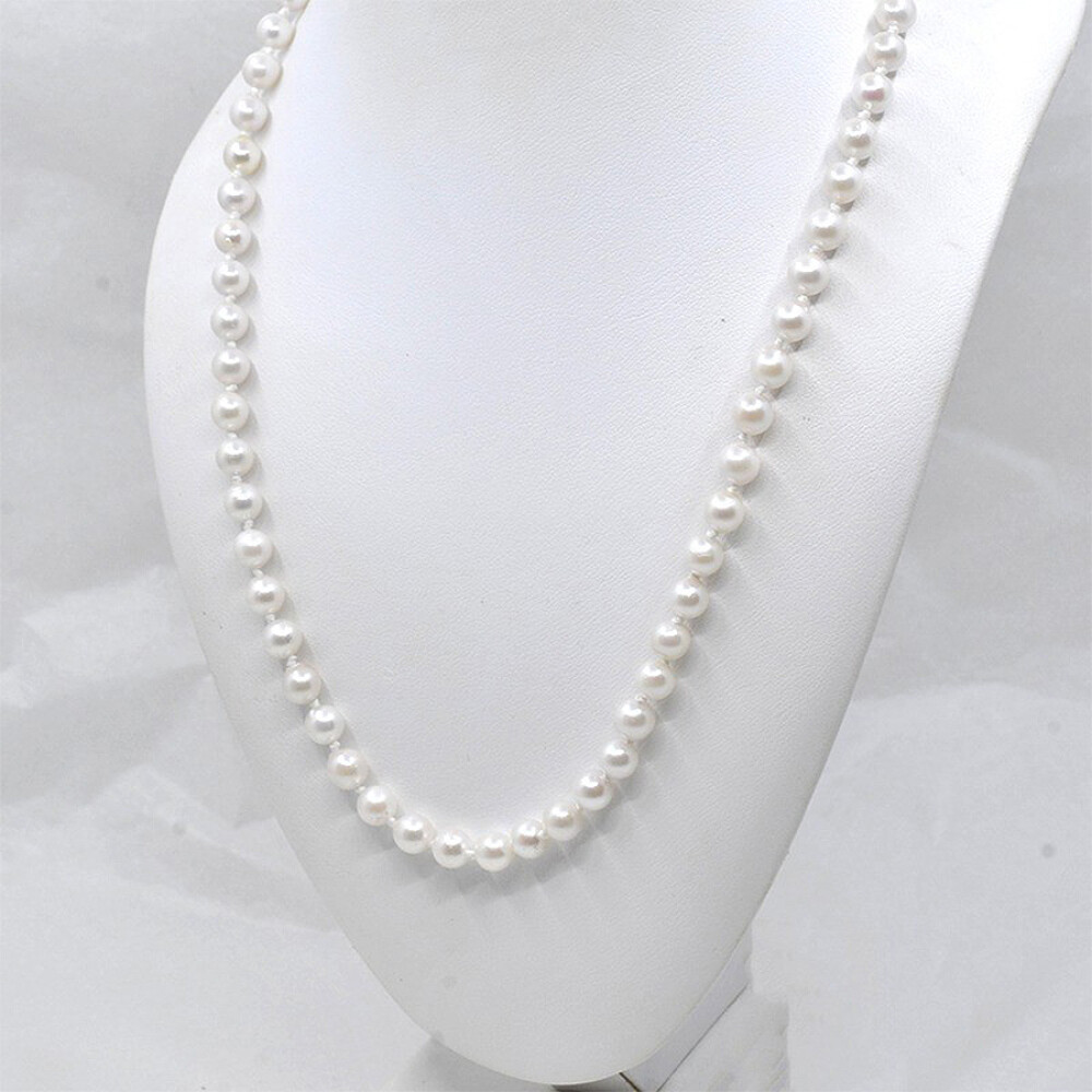 Collar De Perlas De 6.5 Mm Con Broche en Oro 18 K Y Diamante Collar De Perlas De 6.5 Mm Con Broche en Oro 18 K Y Diamante
