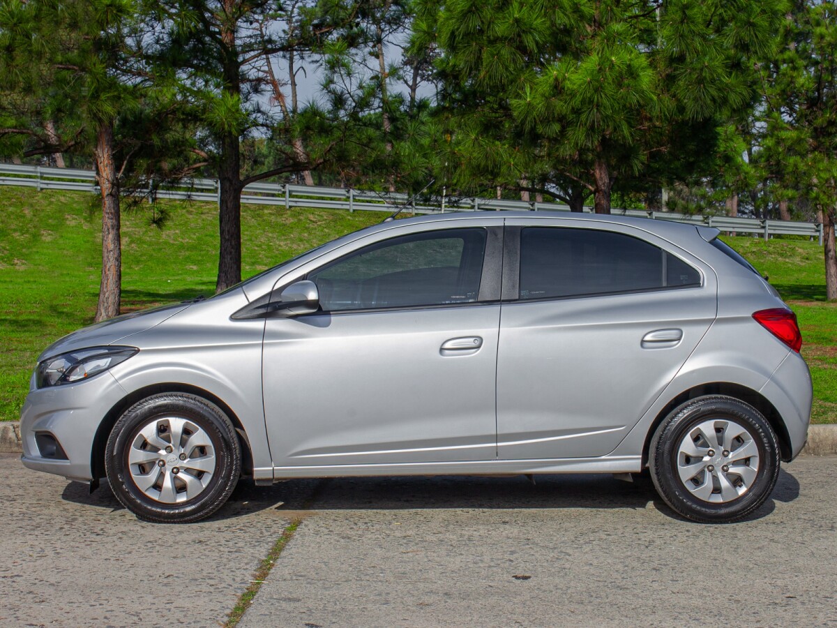 Chevrolet Onix LT 1.0 Extra Full | Permuta / Financia Chevrolet Onix LT 1.0 Extra Full | Permuta / Financia