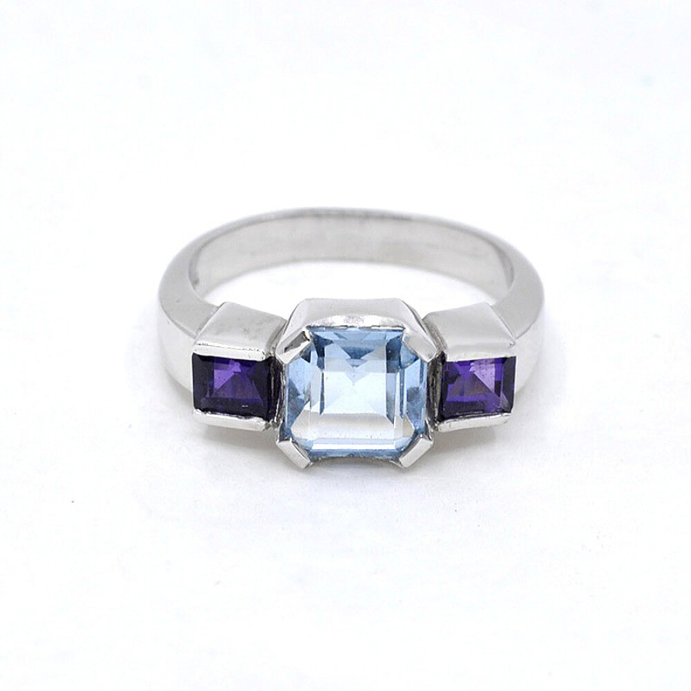Anillo En Oro 18K Blanco, Amatistas Y Topacio Anillo En Oro 18K Blanco, Amatistas Y Topacio
