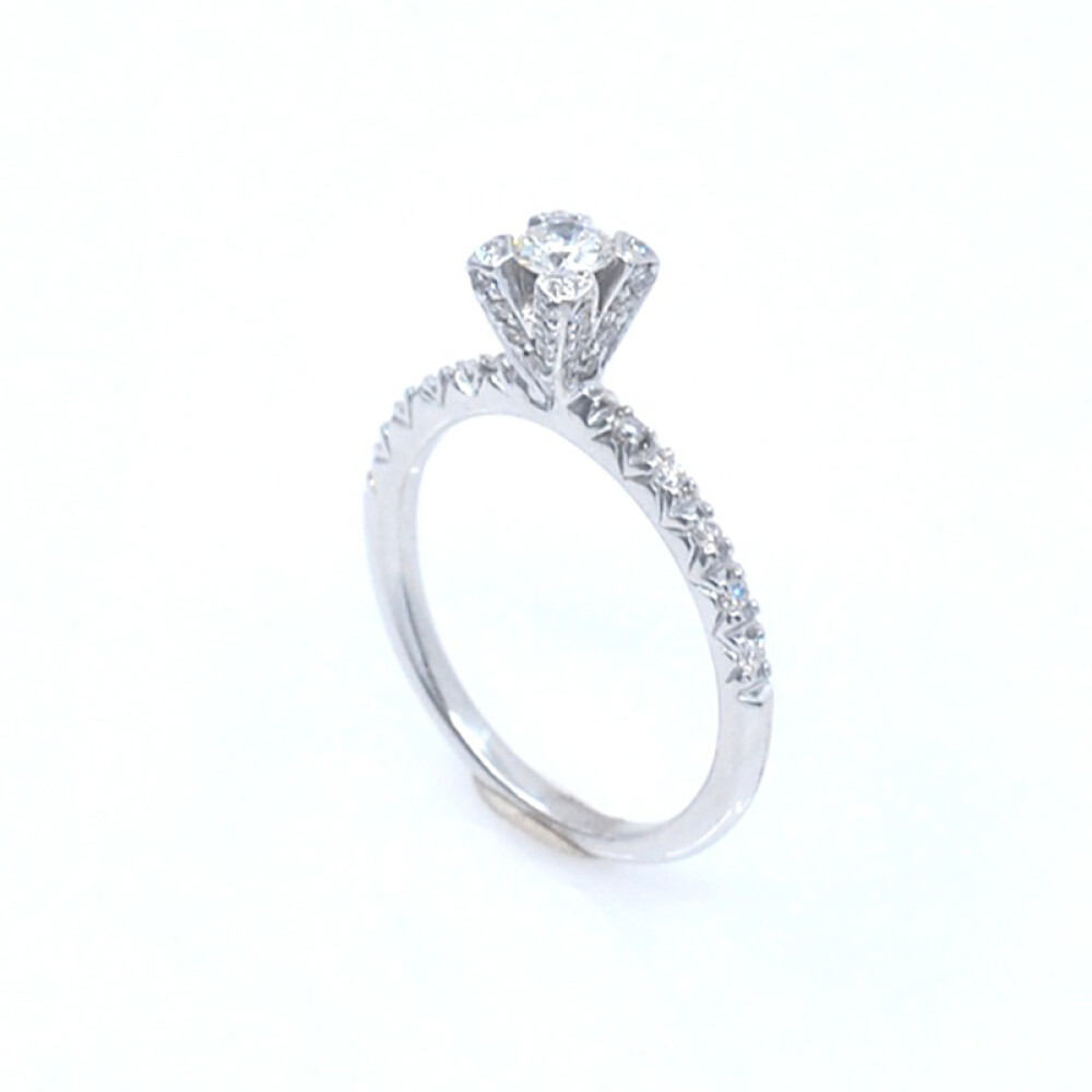 Anillo en oro 18k blanco y brillantes Anillo en oro 18k blanco y brillantes