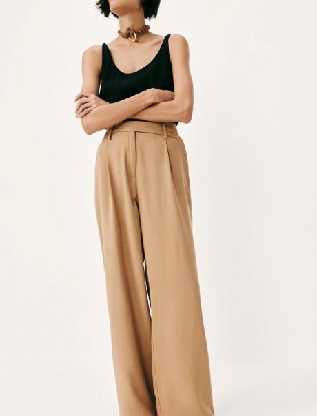 PANTALÓN RECTO DE TIRO ALTO BEIGE