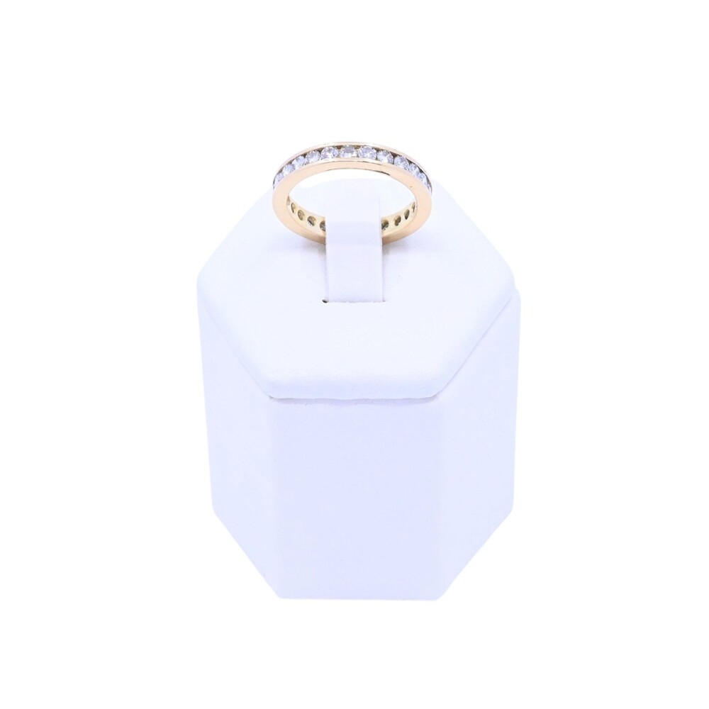 Anillo sin fin oro 18k engarce carril con brillantes. Anillo sin fin oro 18k engarce carril con brillantes.
