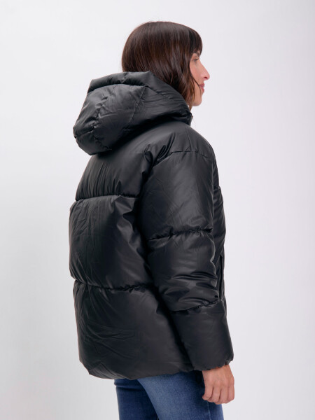 Campera de abrigo capitoneada Negro