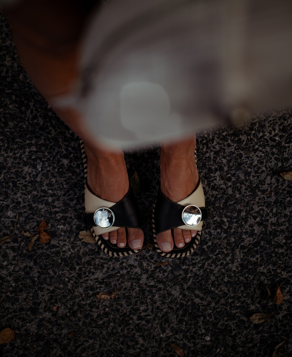 O Sandals - Negro / Beige 