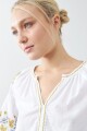 Blusa boho con bordados blanco