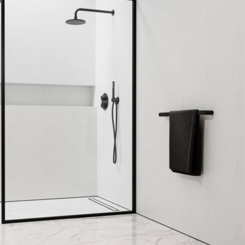 TOALLERO RECTO METAL LINEA MANTUA COLOR NEGRO MATE ACERO NEGRO
