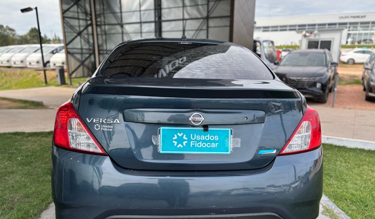 Nissan Versa Full - 2015 Nissan Versa Full - 2015