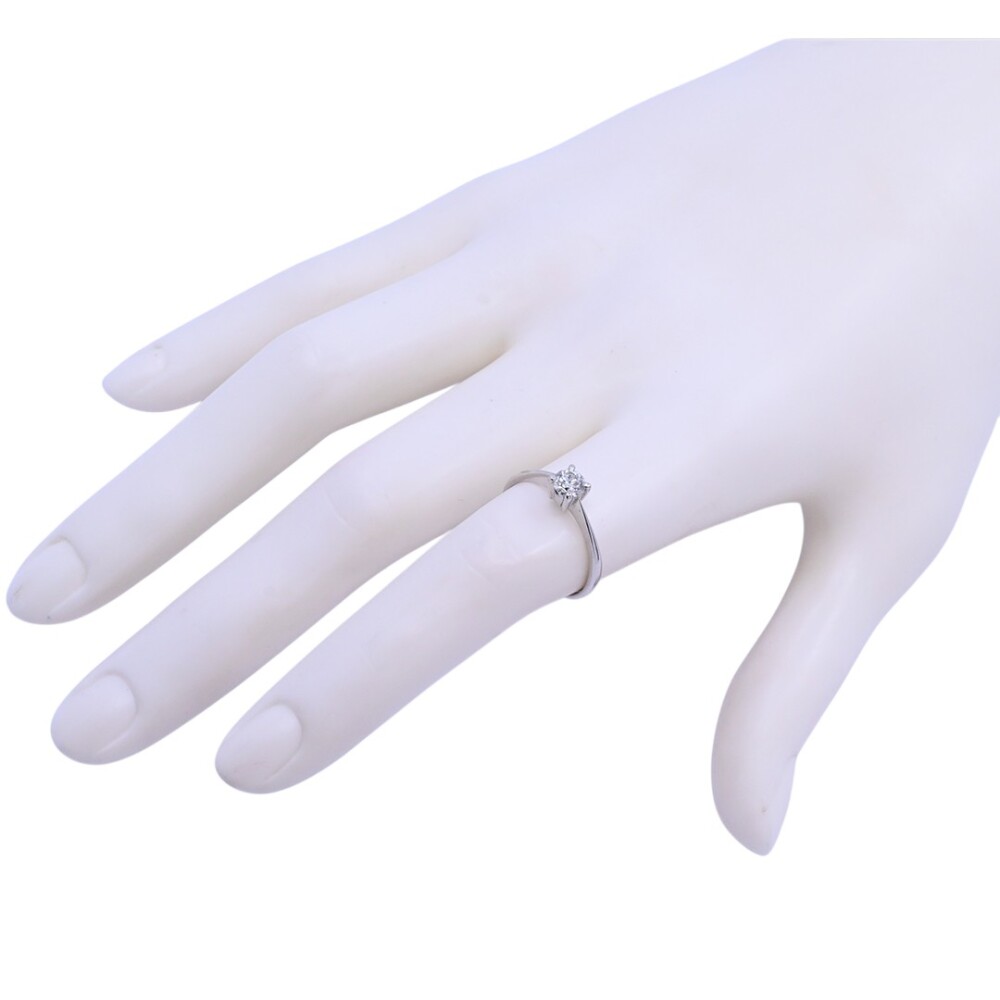 Solitario 18 k blanco con brillante engarce 4 puntas. Solitario 18 k blanco con brillante engarce 4 puntas.
